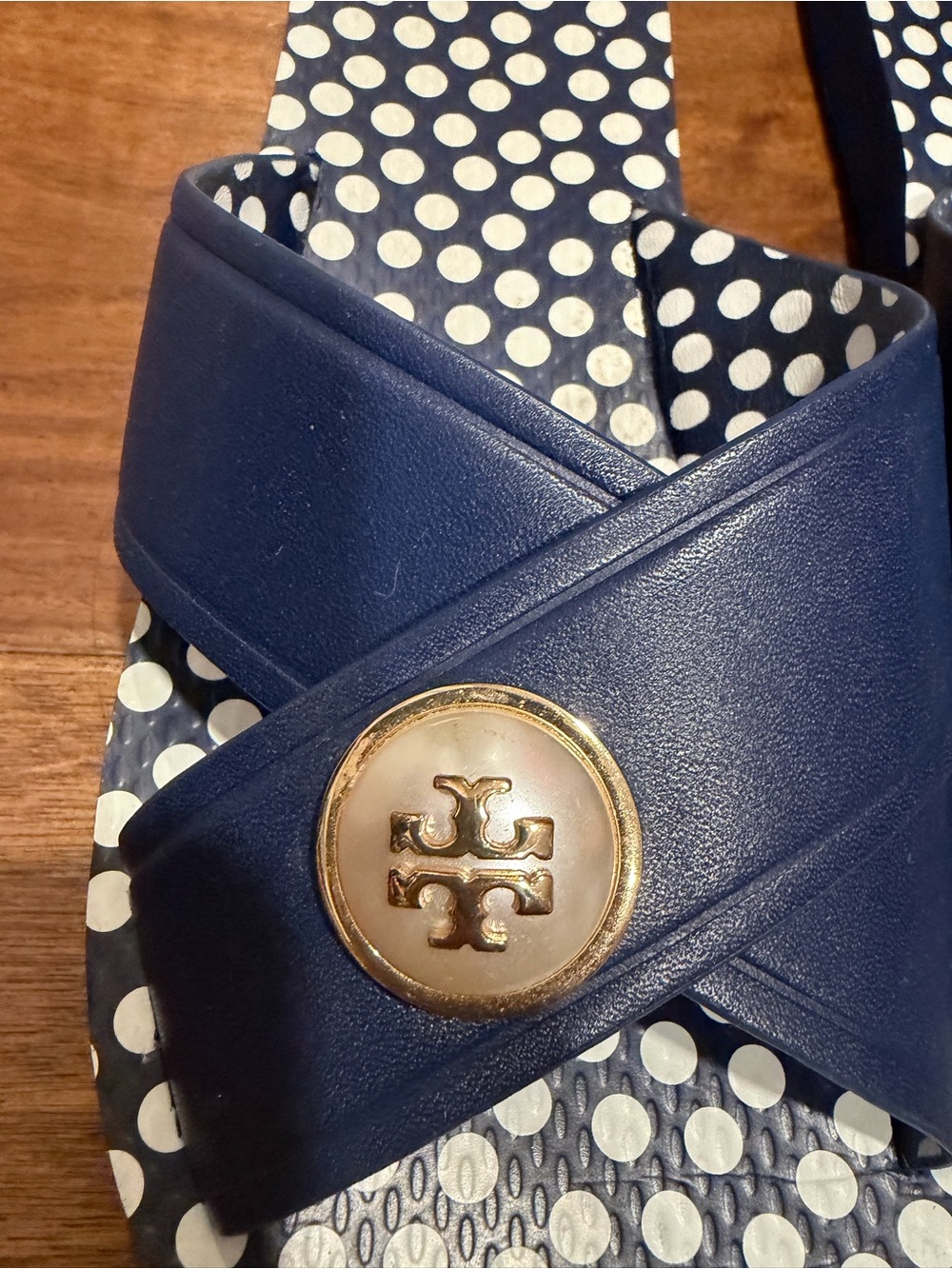 Tory Burch Navy/White Polka Dot Slide Sandals with Gold pearl Logo size 9 - euc - Picture 2 of 6